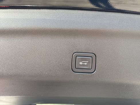 Used 2024 GMC Yukon Denali image 35