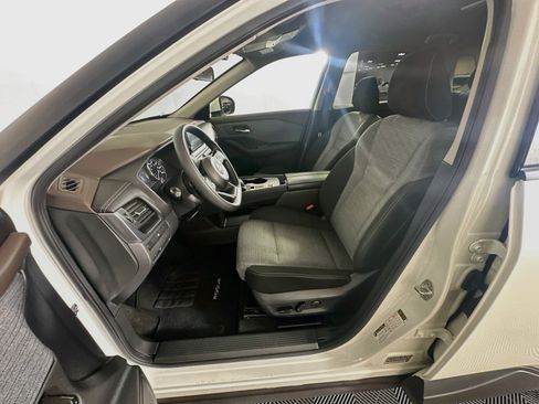 Used 2023 Nissan Rogue SV FWD image 13