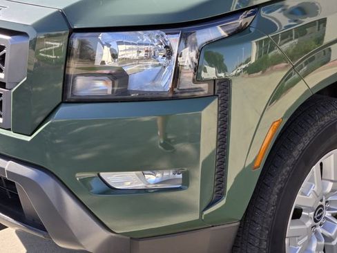 Used 2023 Nissan Frontier SV w/ SV Convenience Package image 9