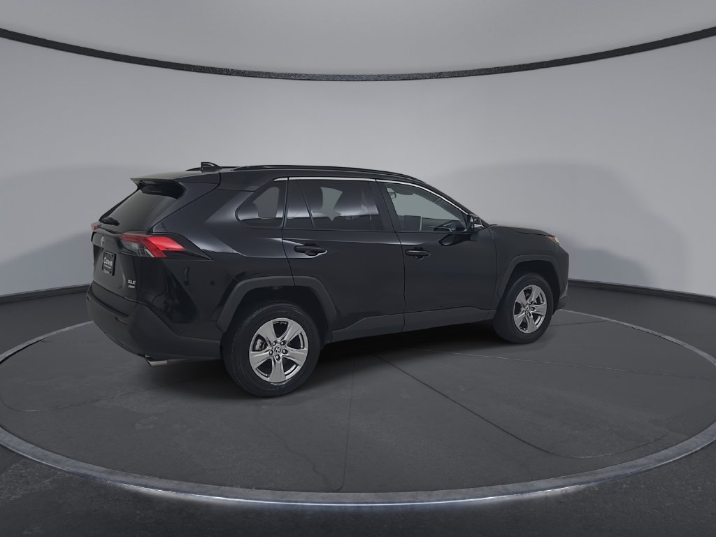 Used 2025 Toyota RAV4 XLE AWD/4WD image 16