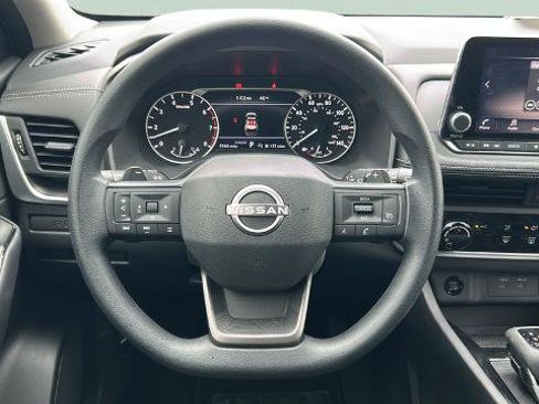 Certified 2025 Nissan Rogue S FWD image 18