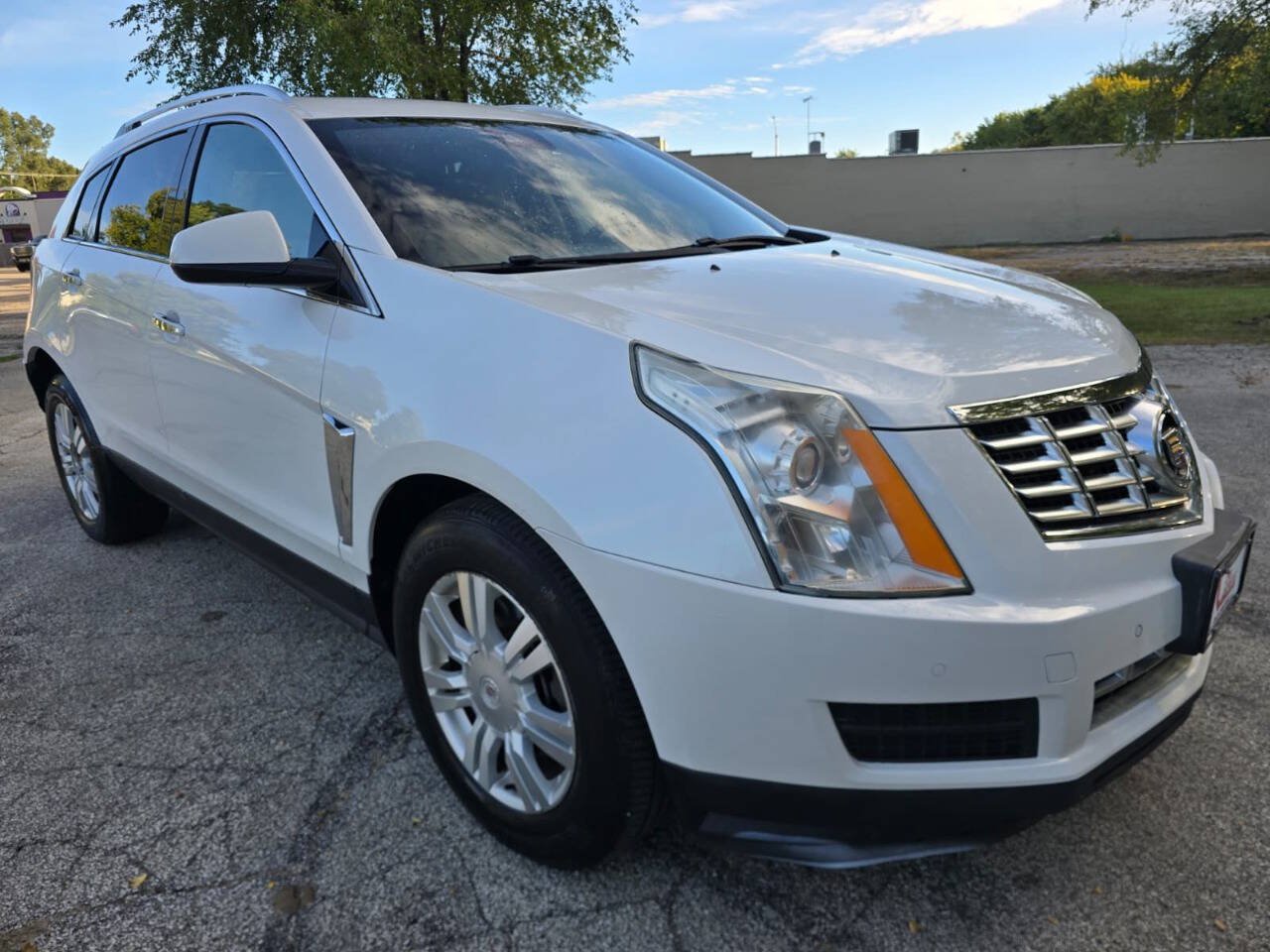 Used 2016 Cadillac SRX Luxury w/ Driver Awareness Package AWD/4WD image 3