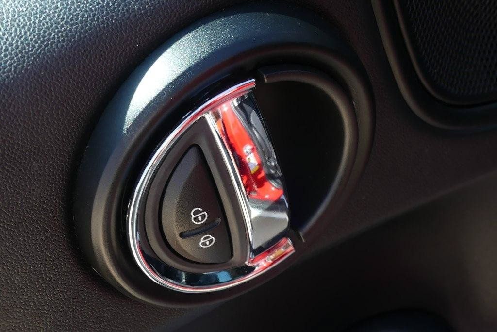 Used 2020 MINI Cooper Countryman FWD image 10