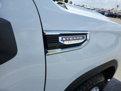 Certified 2022 GMC Sierra 1500 SLT image 9