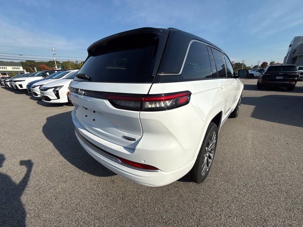 New 2027 Jeep Grand Cherokee Summit AWD/4WD image 5