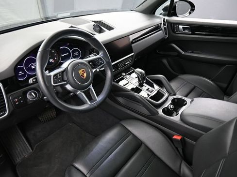Certified 2023 Porsche Cayenne Platinum Edition AWD/4WD image 4