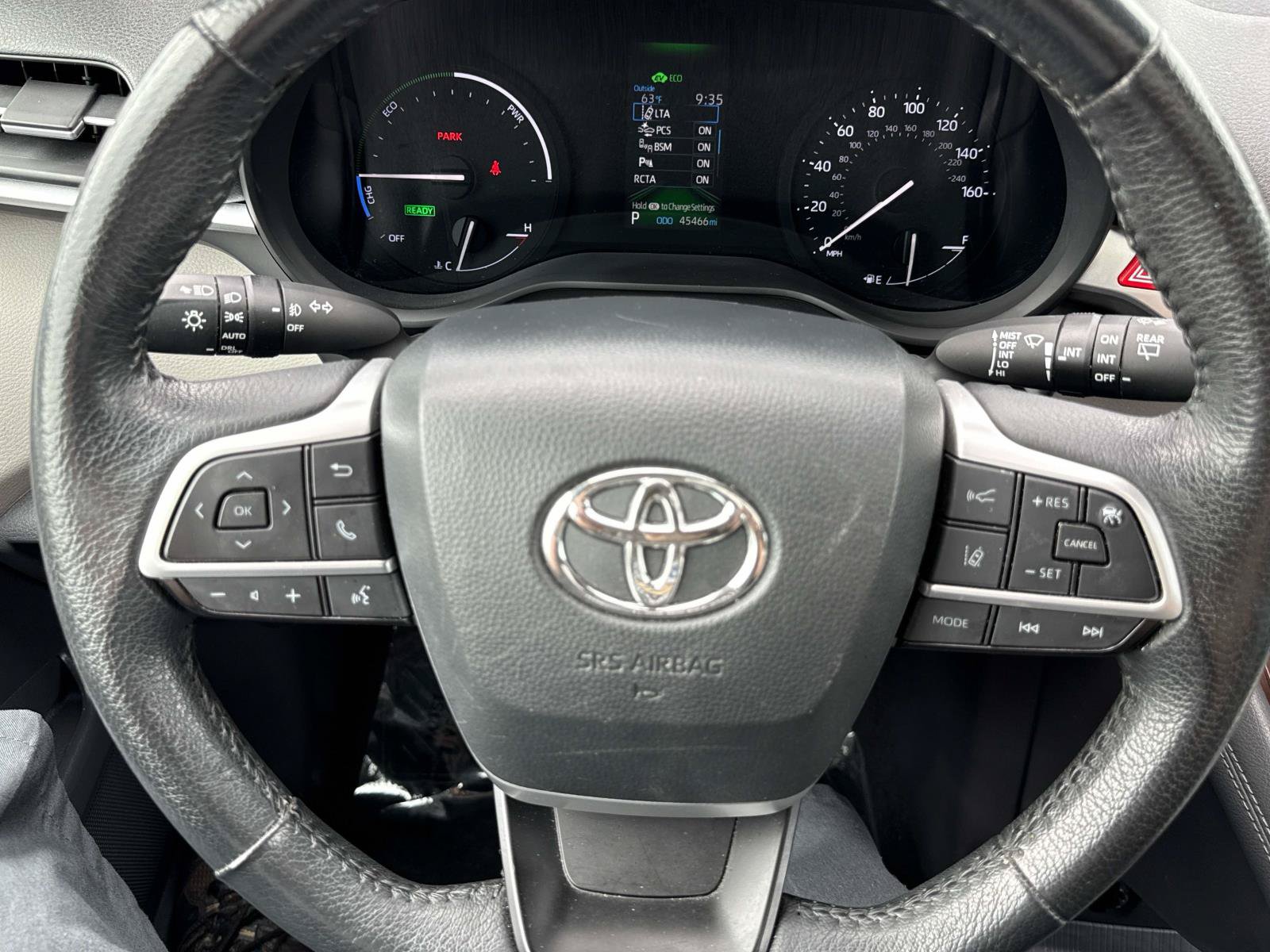 Used 2024 Toyota Sienna XLE FWD image 27