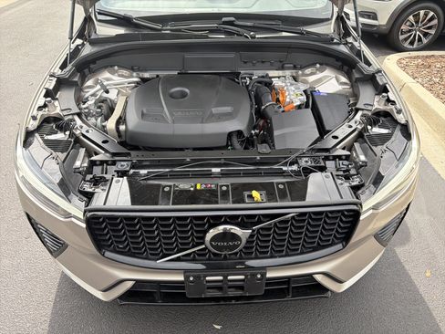 Certified 2024 Volvo XC60 T8 Plus w/ Protection Package Premier AWD/4WD image 36
