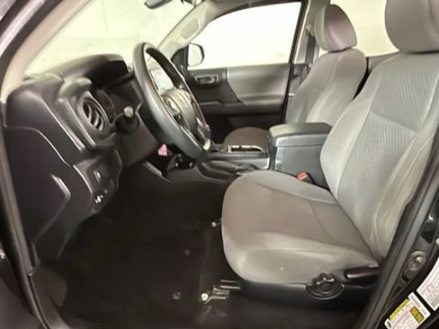 Used 2021 Toyota Tacoma SR AWD/4WD image 11
