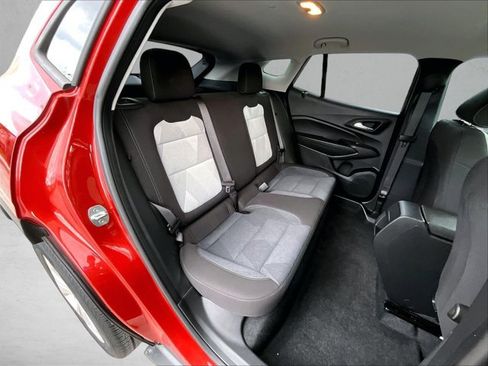 Used 2024 Chevrolet Trax LS FWD image 28