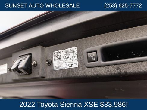 Used 2022 Toyota Sienna XSE FWD image 71