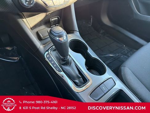 Used 2017 Chevrolet Cruze LT image 22