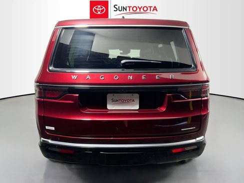 Used 2024 Jeep Wagoneer Series II w/ Flexible Seating Group image 5