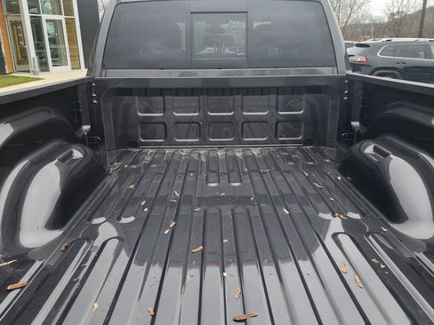 Used 2024 RAM 2500 Tradesman w/ Chrome Appearance Group AWD/4WD image 9