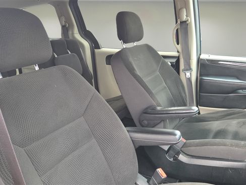 Used 2017 Dodge Grand Caravan SE w/ Power Window Group image 16