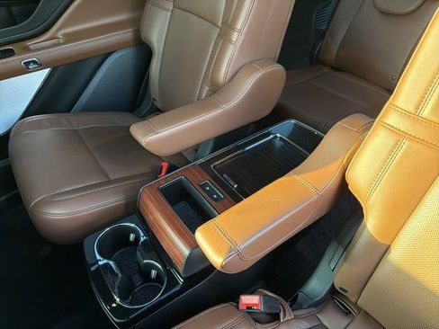 Used 2023 Lincoln Aviator Reserve w/ Equipment Group 201A image 23
