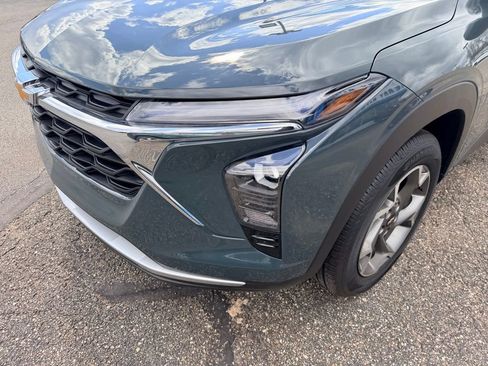 New 2026 Chevrolet Trax LT w/ Driver Confidence Package FWD image 11