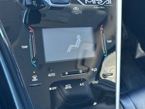 Certified 2018 Toyota Mirai Base image 21