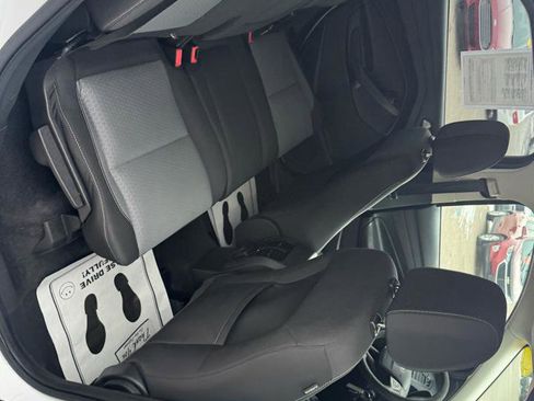 Used 2017 Ford Escape SE w/ SE Cold Weather Package AWD/4WD image 13