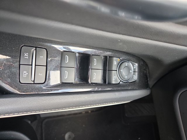 Used 2023 Cadillac Escalade Premium Luxury AWD/4WD image 11