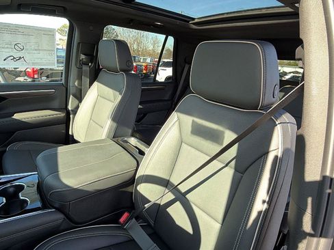 New 2026 Chevrolet Tahoe Premier w/ Sun And Tow Package AWD/4WD image 15
