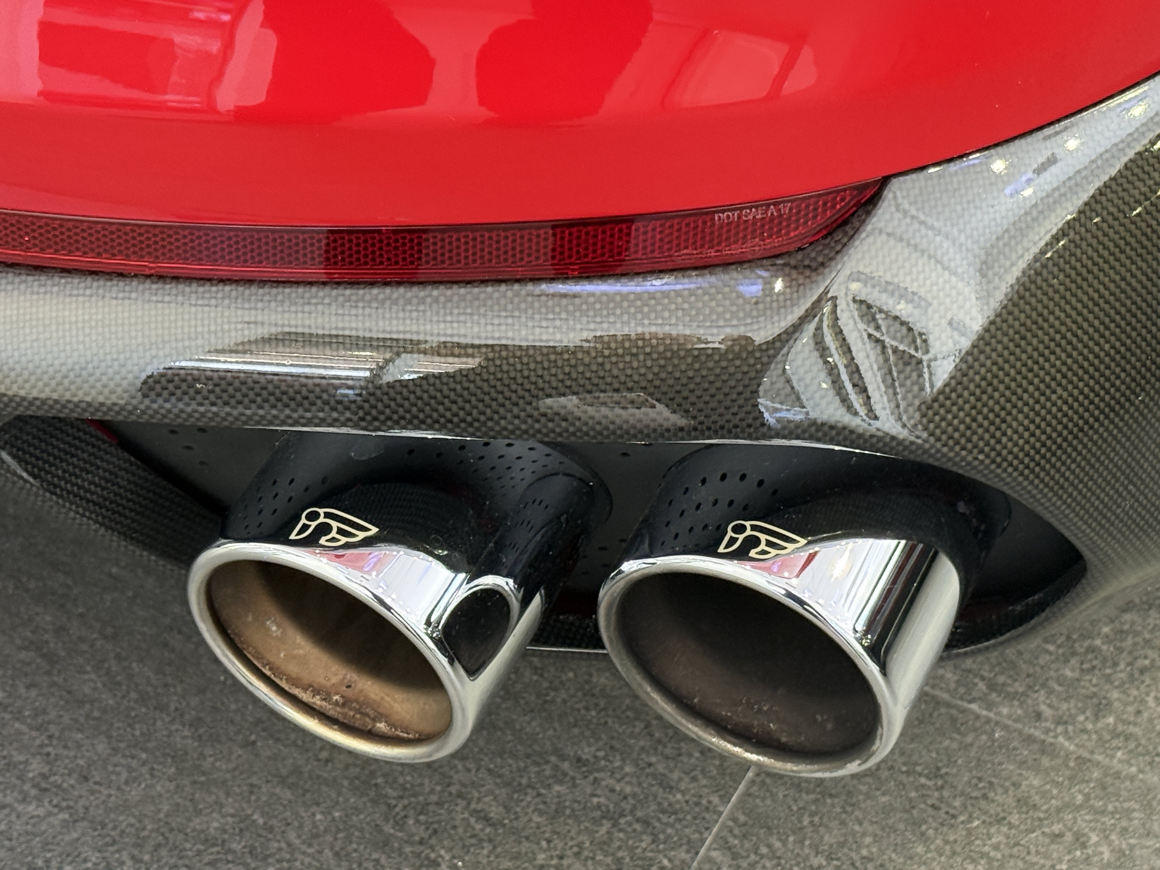 Used 2022 Ferrari 812 GTS RWD image 15