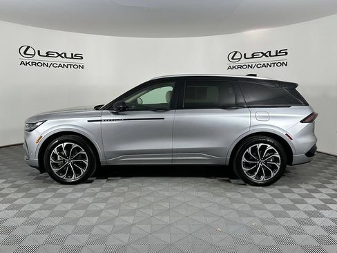 Used 2024 Lincoln Nautilus Reserve w/ Equipment Group 202A AWD/4WD image 10