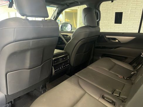 Used 2023 Lexus LX 600 F Sport w/ Accessory Package (Z1) AWD/4WD image 17