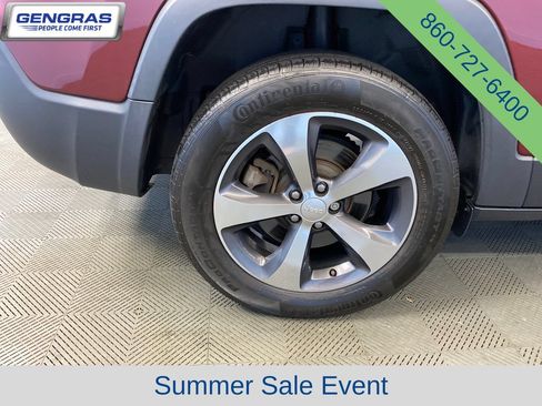 Used 2019 Jeep Cherokee Limited AWD/4WD image 36
