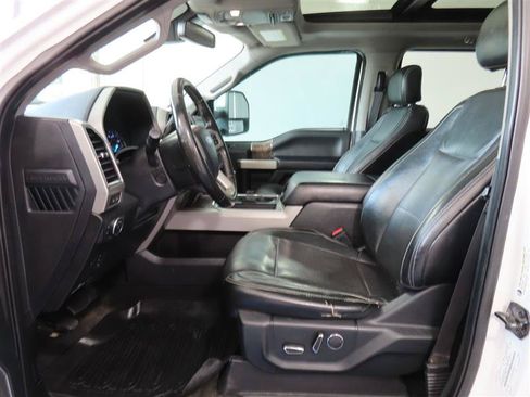 Used 2019 Ford F250 Lariat w/ Lariat Ultimate Package AWD/4WD image 16