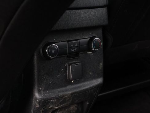 Used 2018 Ford Explorer XLT w/ Equipment Group 202A AWD/4WD image 32