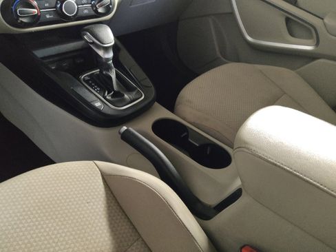 Used 2020 Kia Soul LX image 26