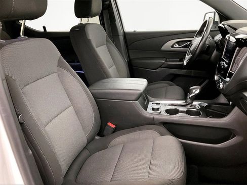 Used 2022 Chevrolet Traverse LT image 24