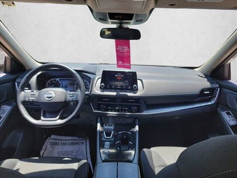 Used 2025 Nissan Rogue SV FWD image 18