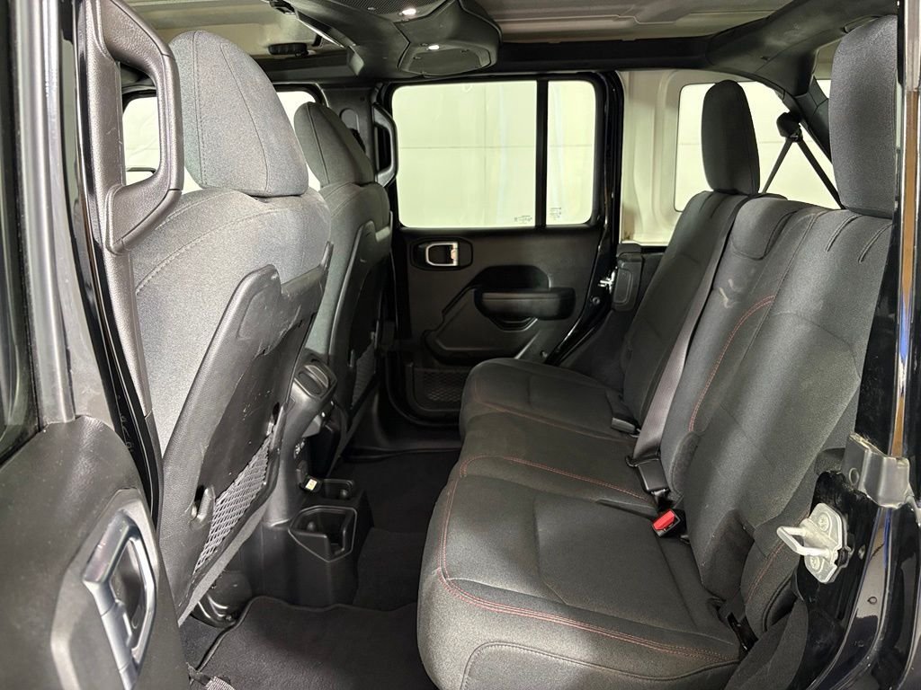 Used 2025 Jeep Wrangler Unlimited Rubicon AWD/4WD image 36