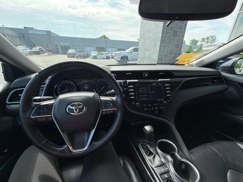 Used 2020 Toyota Camry XLE FWD image 10