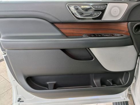 Used 2023 Lincoln Navigator Reserve AWD/4WD image 14