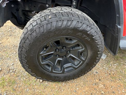 Used 2018 Jeep Wrangler Unlimited Sahara w/ Cold Weather Group AWD/4WD image 5