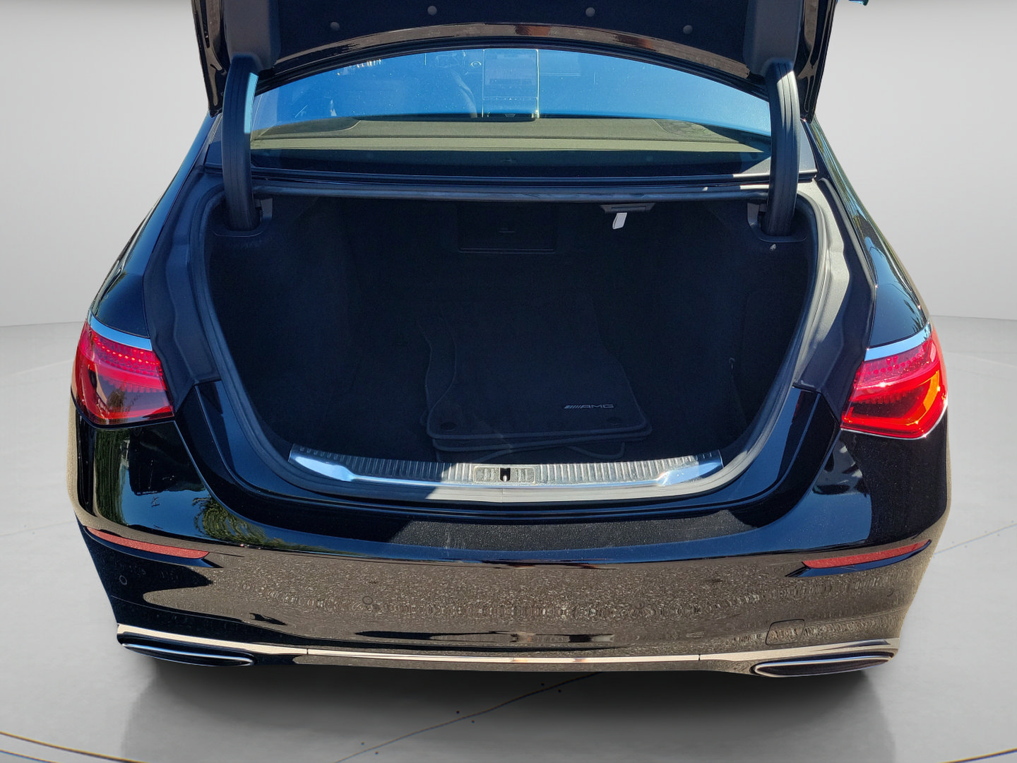 Used 2023 Mercedes-Benz S 500 4MATIC image 9