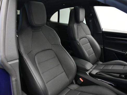 Certified 2025 Porsche Macan 4S Electric AWD/4WD image 53