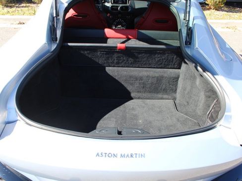 Used 2020 Aston Martin V8 Vantage Coupe image 41