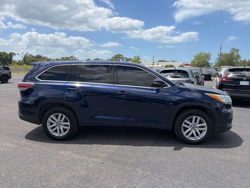 Used 2016 Toyota Highlander LE image 8
