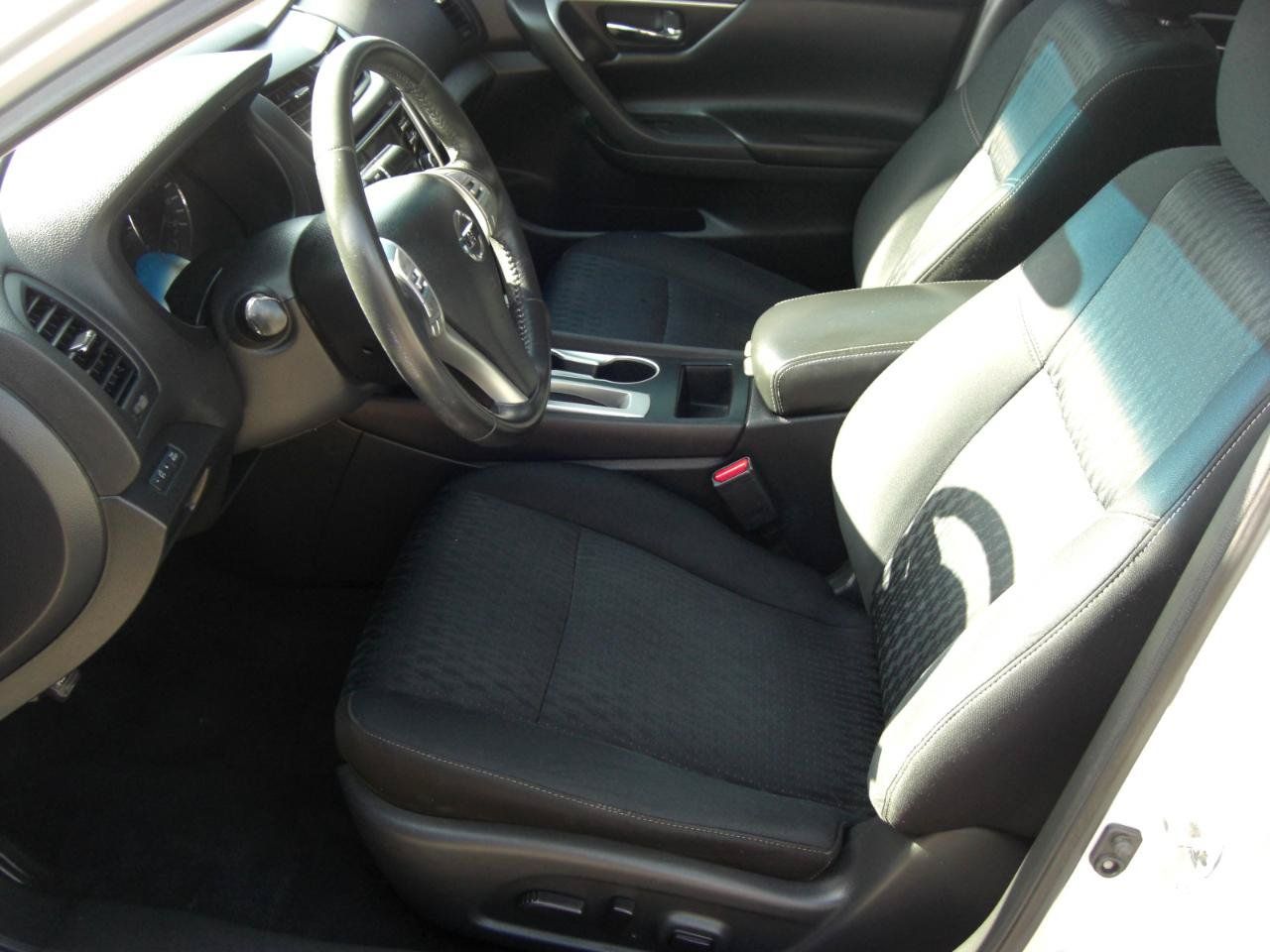 Used 2017 Nissan Altima 2.5 SV FWD image 18