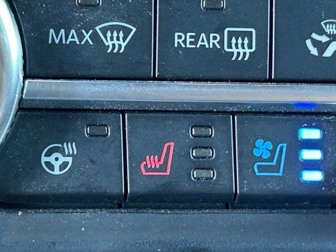 Used 2023 Ford Expedition Max Limited AWD/4WD image 16