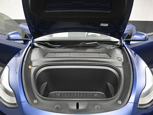 Used 2024 Tesla Model Y 2WD image 37