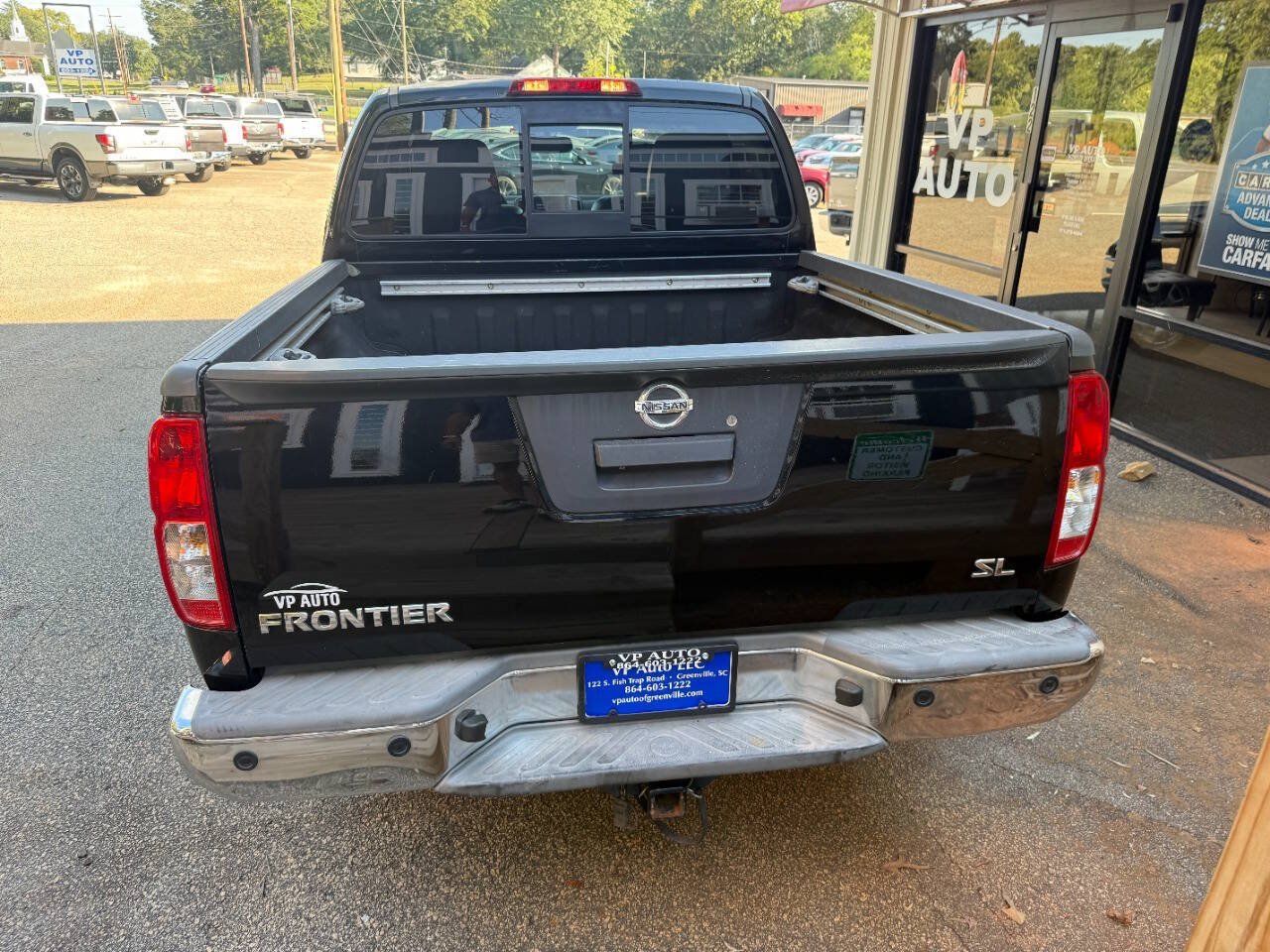 Used 2015 Nissan Frontier SL w/ Moonroof Package RWD image 5