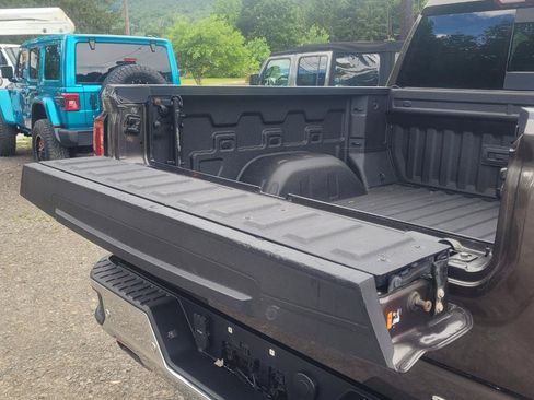 Used 2019 GMC Sierra 1500 SLT w/ SLT Premium Plus Package AWD/4WD image 43