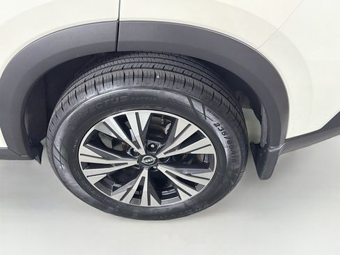 Used 2023 Nissan Rogue SV FWD image 11