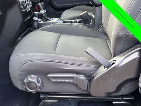 Used 2023 Jeep Gladiator Sport image 8