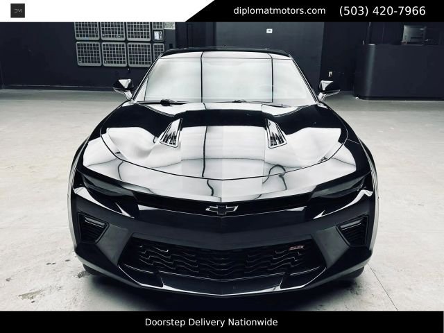 Used 2018 Chevrolet Camaro SS RWD image 11